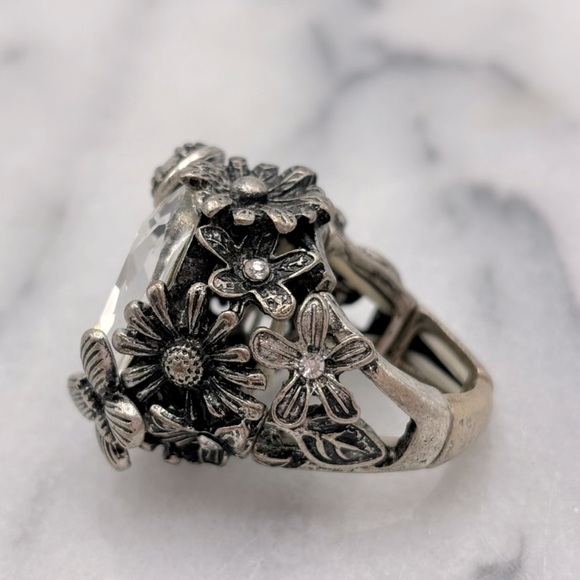 Chunky Flower & Ladybug Antique Silver Tone Crystal Costume Ring Stretch Band - Picture 8 of 14